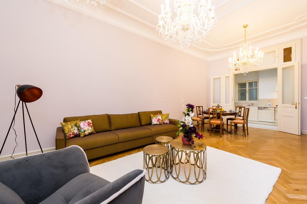 Grand By Tkc Praga